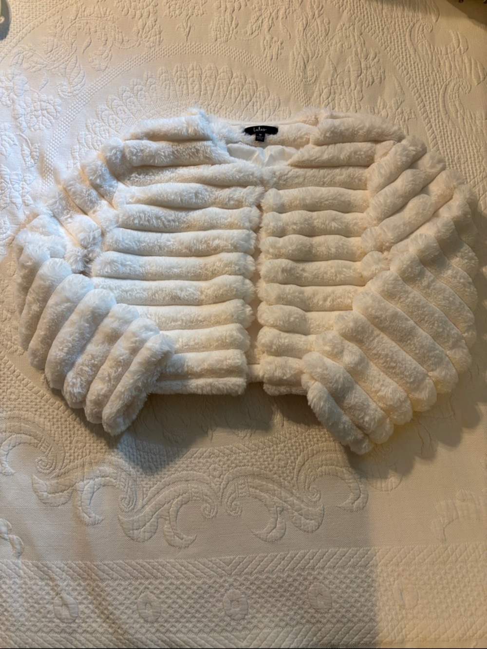 Lulu's White Faux Fur Cropped Teddy Jacket